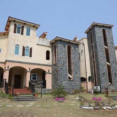 Miallet Pension Hongcheon Exterior foto